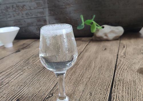 賴茅與郎哥 中檔醬酒市場(chǎng)策略的異同分析